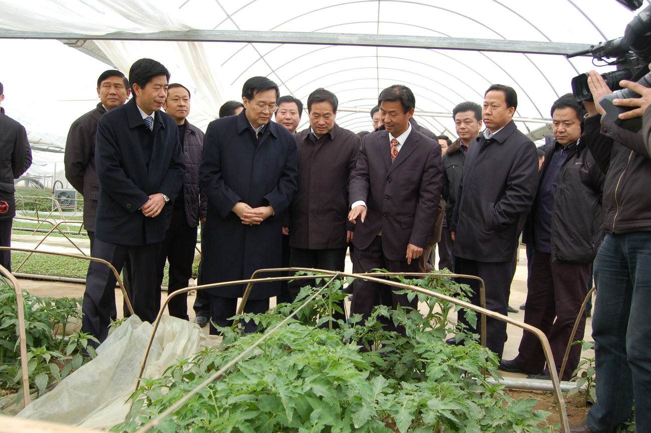 原中央政治局委員、湖北省省長王國生來公司基地視察指導工作